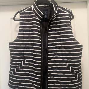 GAP Navy Blue White Striped Quilted Puffer Vest